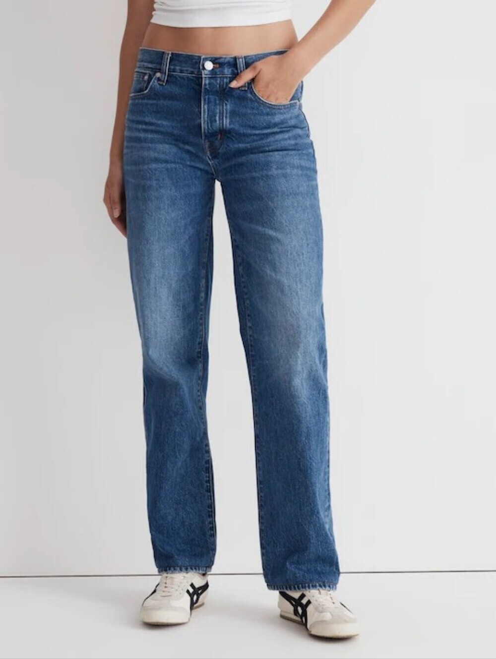 Madewell Low-Slung Straight Jeans in Palmina Wash Model Off-Duty Rigid Denim 24 - Picture 1 of 15